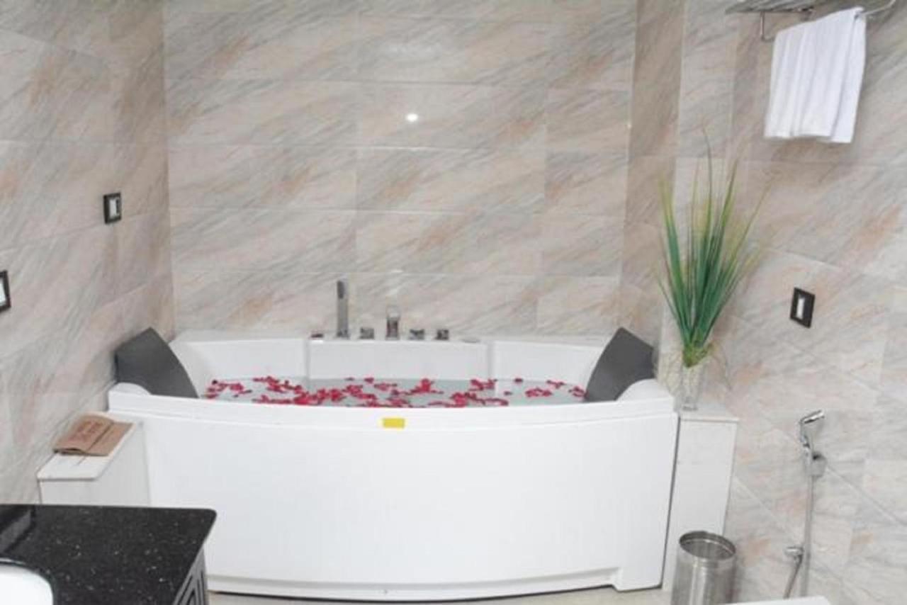 Hotel Atithi Guváhátí Exteriér fotografie