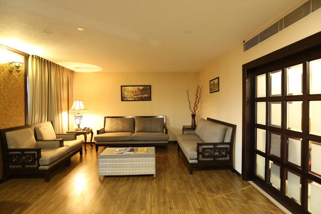 Hotel Atithi Guváhátí Exteriér fotografie