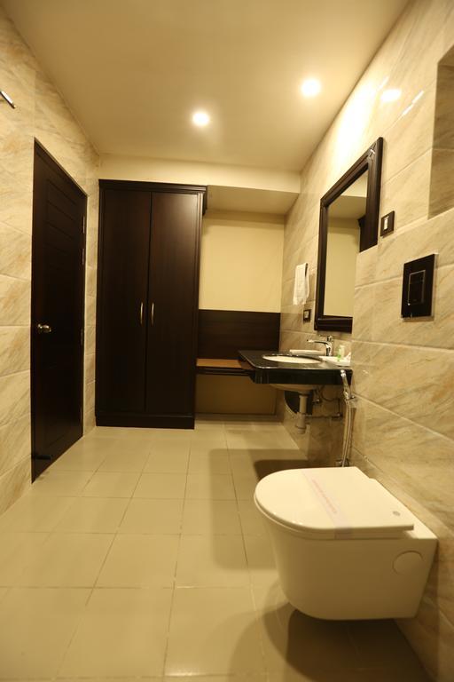Hotel Atithi Guváhátí Exteriér fotografie